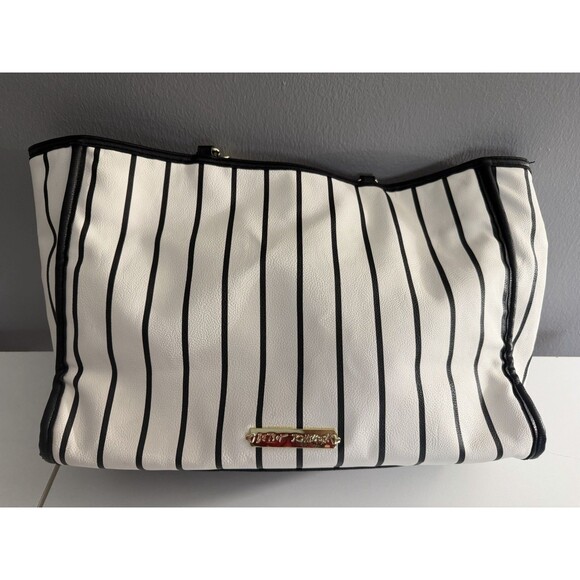 Betsey Johnson White/Black Stripe W/ Pink Quilted Hearts/Bow large Tote Bag - Picture 5 of 11